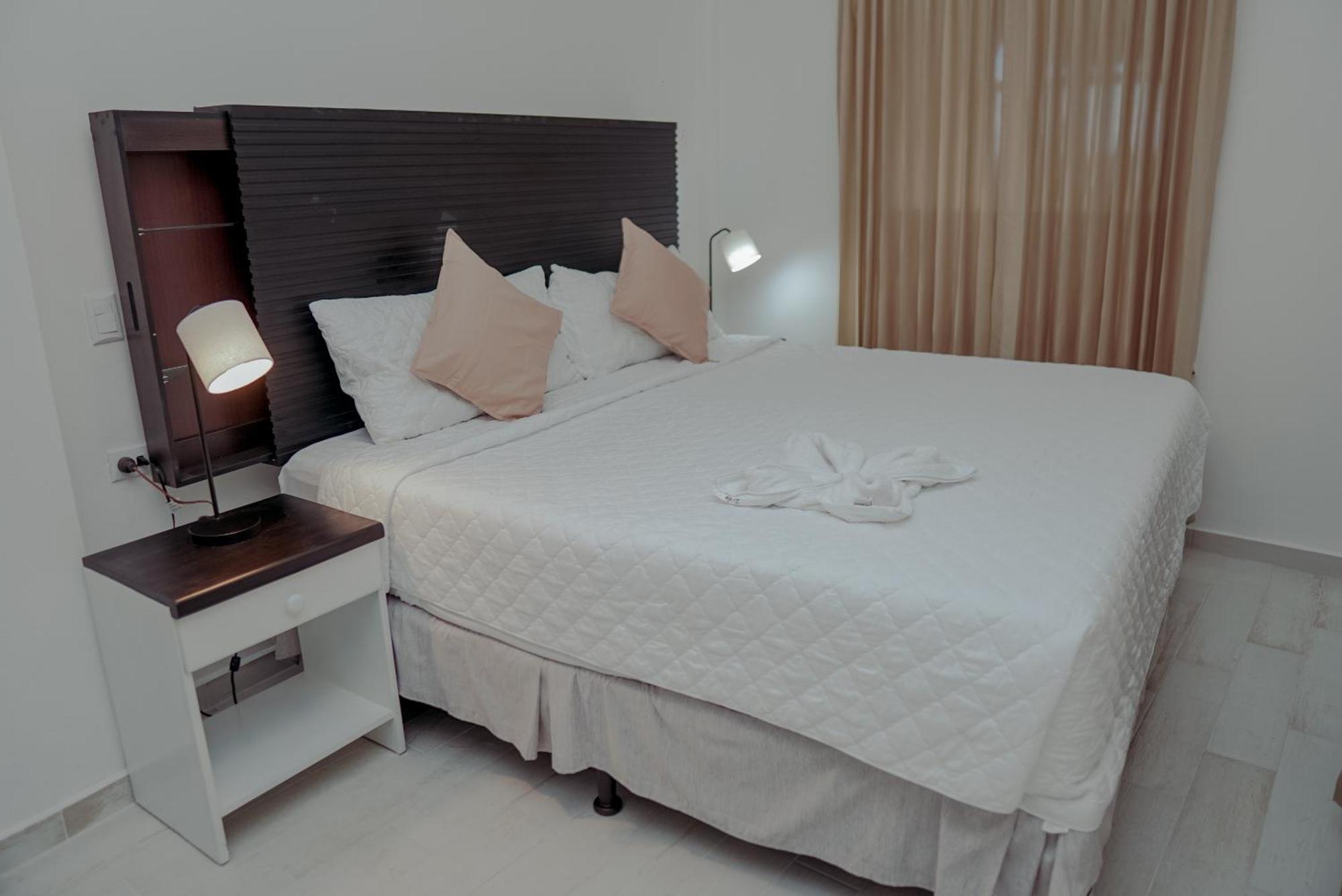 Hotel Villa Del Lago Flores Eksteriør billede