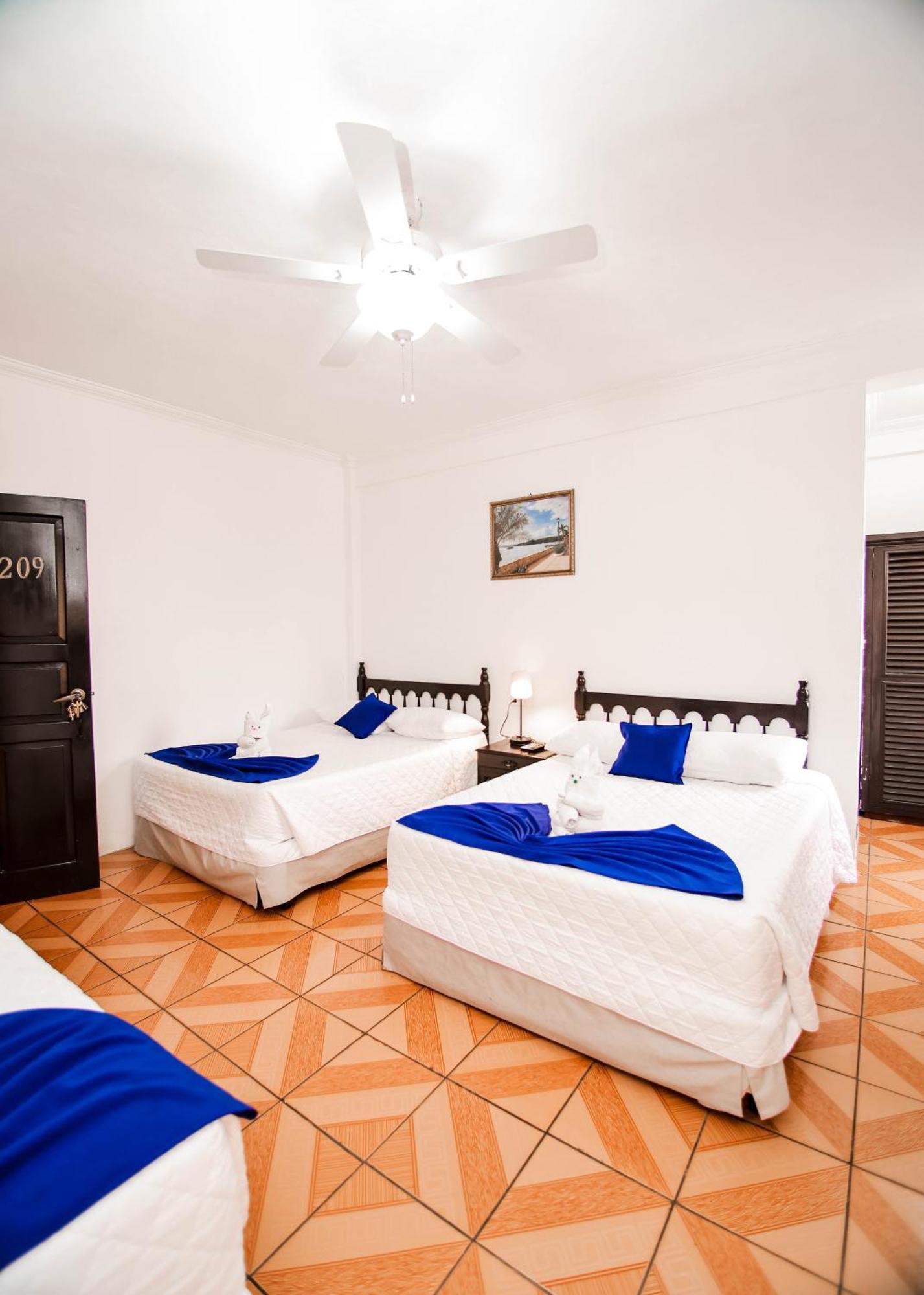 Hotel Villa Del Lago Flores Eksteriør billede